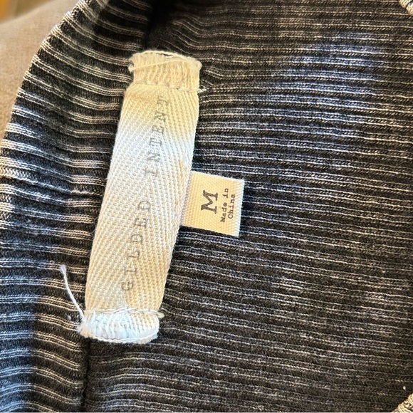 Gilded Intent top size M - Picture 4 of 4